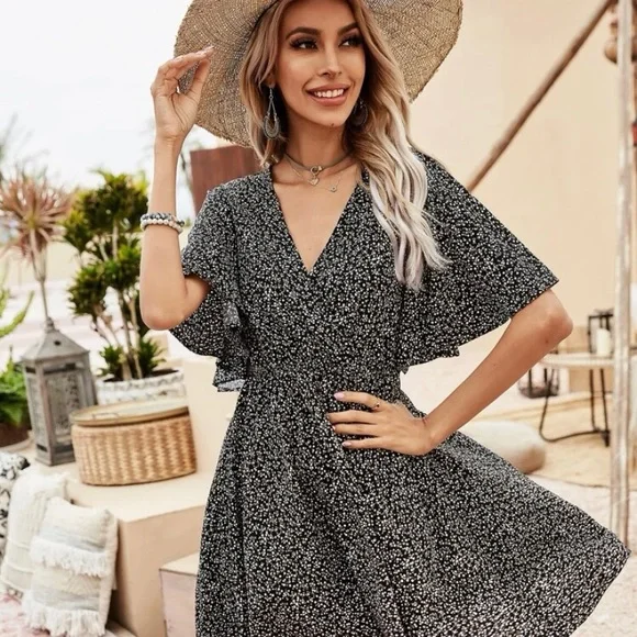 SHEIN | Confetti Print Butterfly Sleeve Dress - Picture 2 of 5